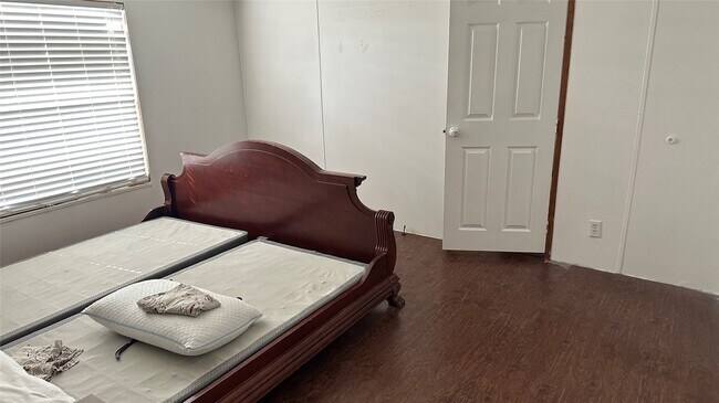 Foto del edificio - 23430 Bauer Hockley Rd