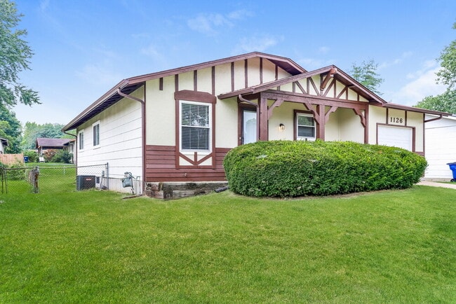 Building Photo - 1126 Borden Dr