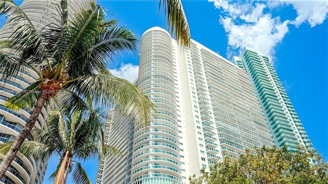 Photo - 1800 N Bayshore Dr Apartment