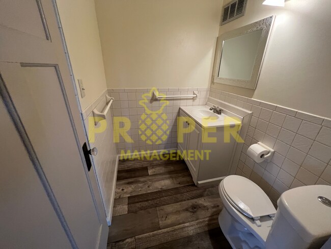 Building Photo - Charming 3 bedrooms 1 bath house in Dayton