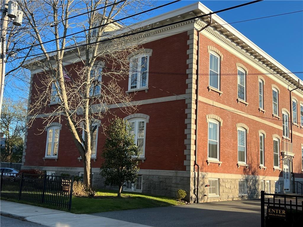 Primary Photo - 12 Elm St
