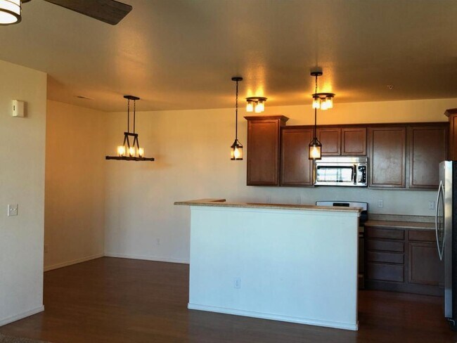 Building Photo - 4875 Wells Branch #201