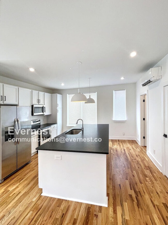 Building Photo - 3 Bed & 2.5 Bath Condo in Nashville | Pet-Friendly | Coming Soon!