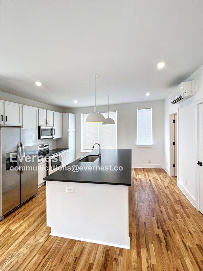Foto del edificio - 3 Bed & 2.5 Bath Condo in Nashville | Pet-Friendly | Coming Soon!