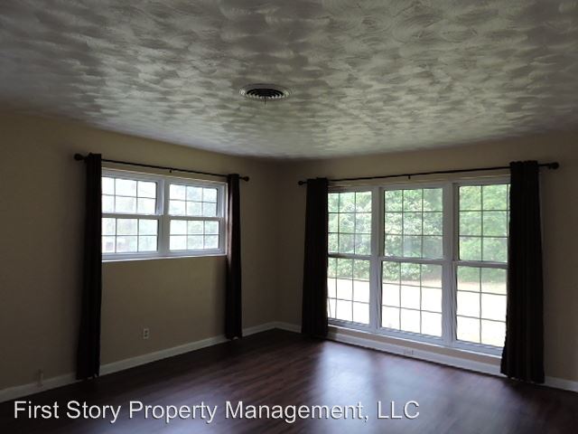 Building Photo - 908 Oak Knoll Ave