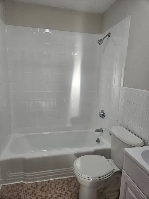 Foto del edificio - 572 Cummins Hwy