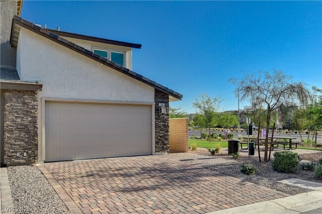 Building Photo - 918 Cottonwood Hl Pl