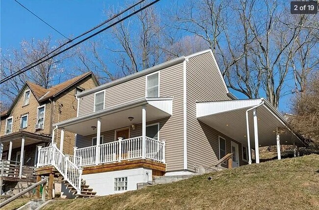 Building Photo - 635 Valley St