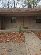 Building Photo - 611-615 N Greenwich Ave