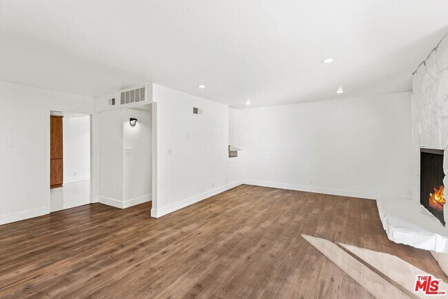 Foto del edificio - 8105 Redlands St