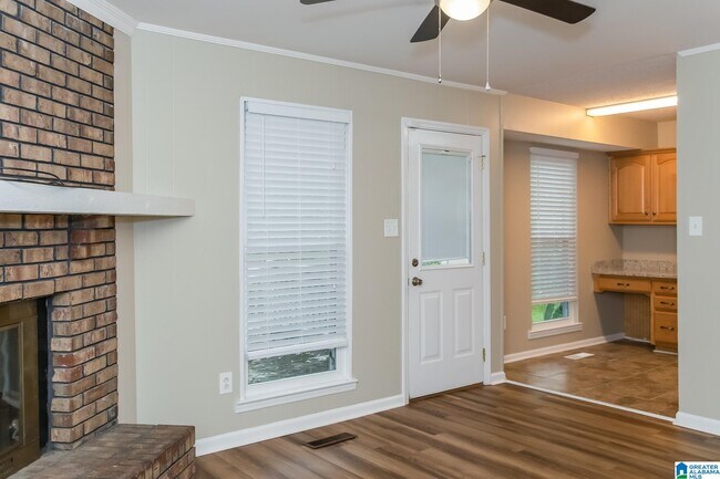 Foto del edificio - 720 Twin Ridge Dr