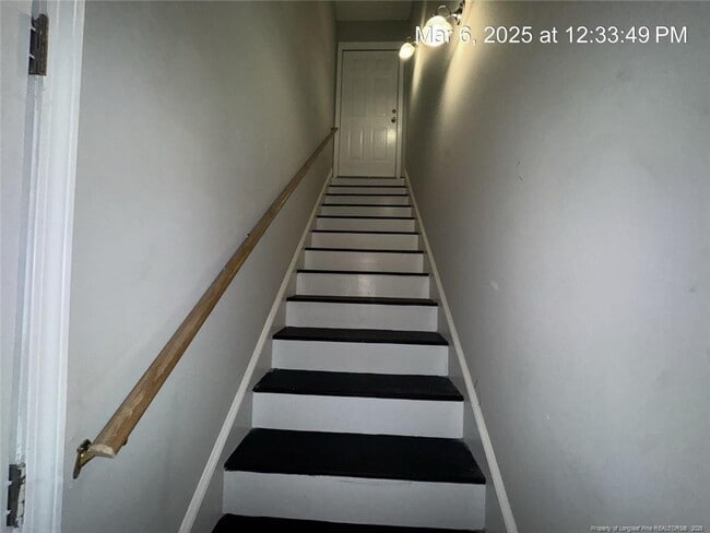 Building Photo - 1113 Juniper Dr