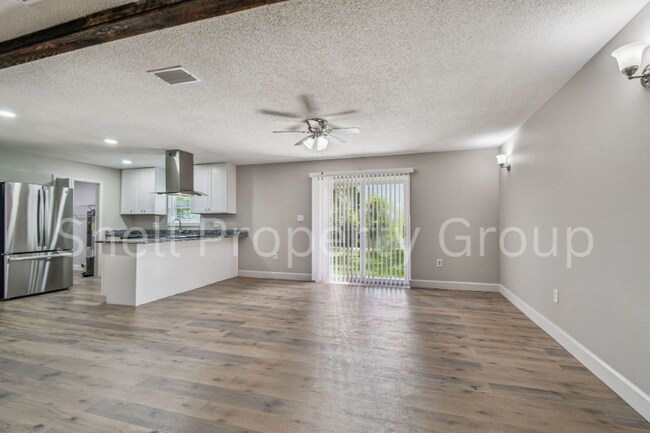 Building Photo - 16901 Melba Ln
