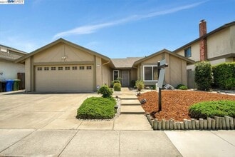 Building Photo - 4542 Amiens Ave