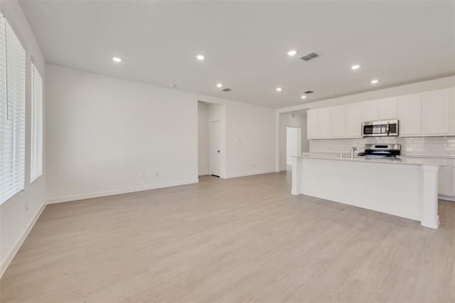 Foto del edificio - 10016 Pentro Pkwy