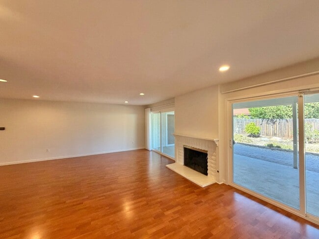 Building Photo - 12578 Horado Rd