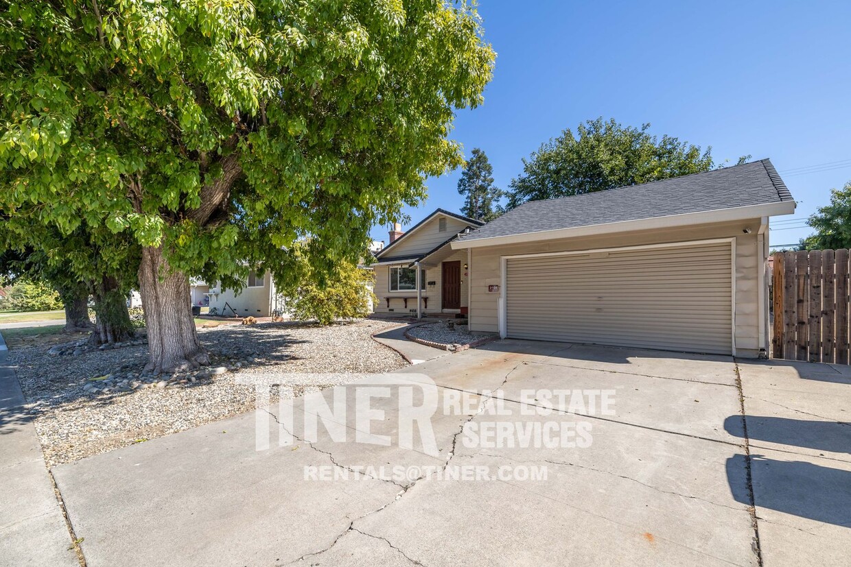 Primary Photo - Charming & Inviting 3-Bedroom Home in Sacr...