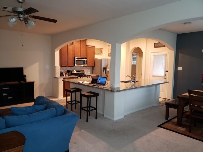 Cocina moderna - 14651 Roaring Fork Ln