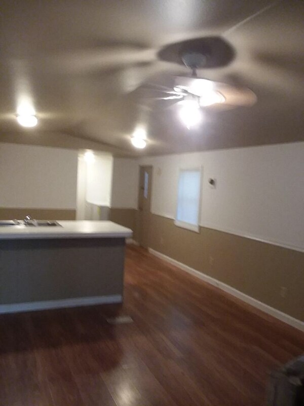 Foto principal - 4560 Knoxville Hwy