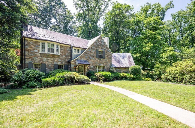 Foto del edificio - 4975 Hillbrook Ln NW