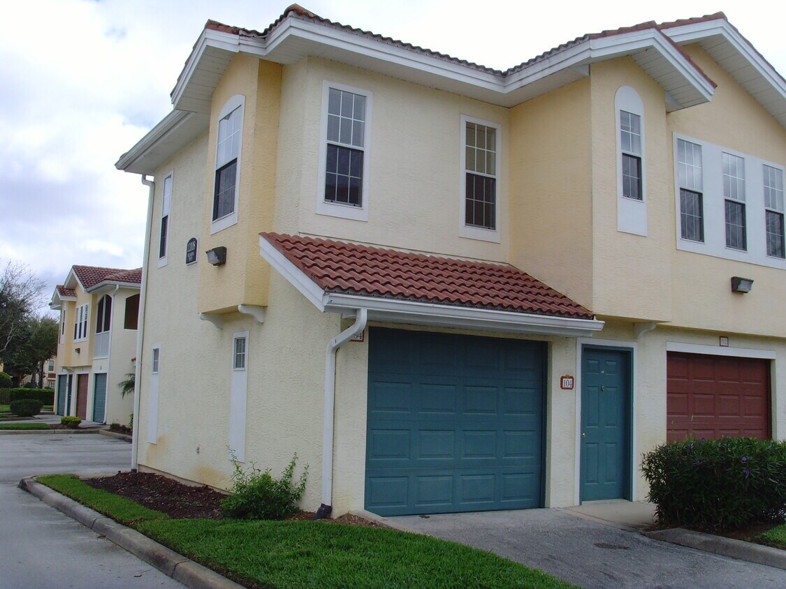 Primary Photo - 12008 Villanova Dr