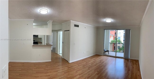 Foto del edificio - 17150 N Bay Rd
