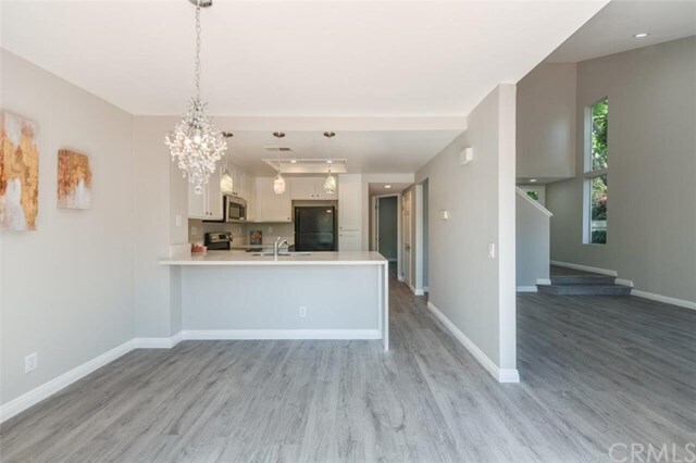 Building Photo - 355 Stanford Ct