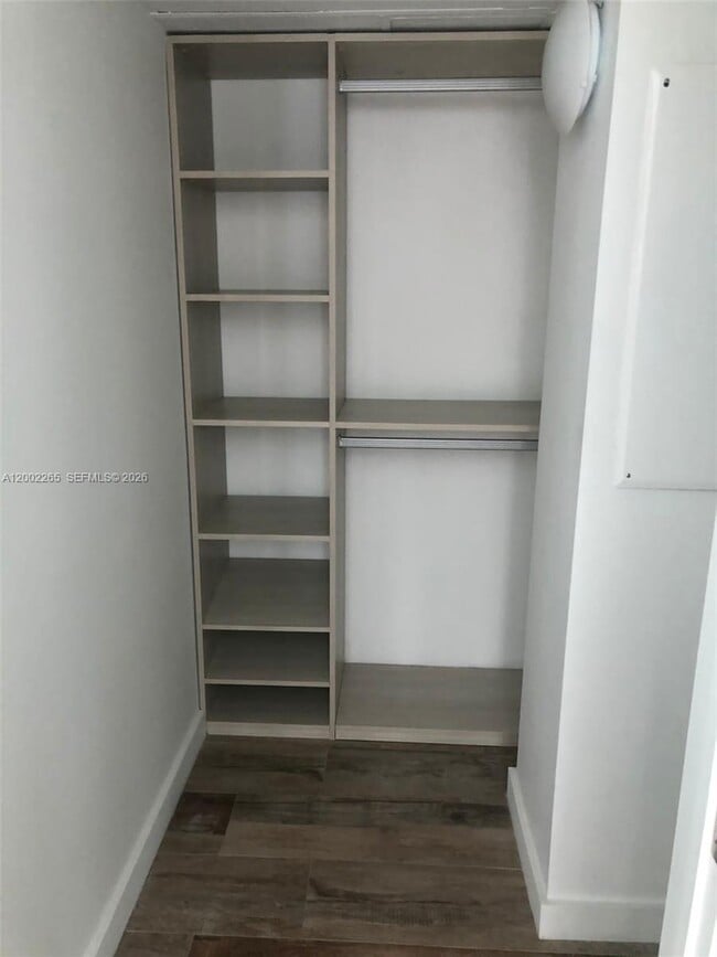 Building Photo - 650 NE 32nd St