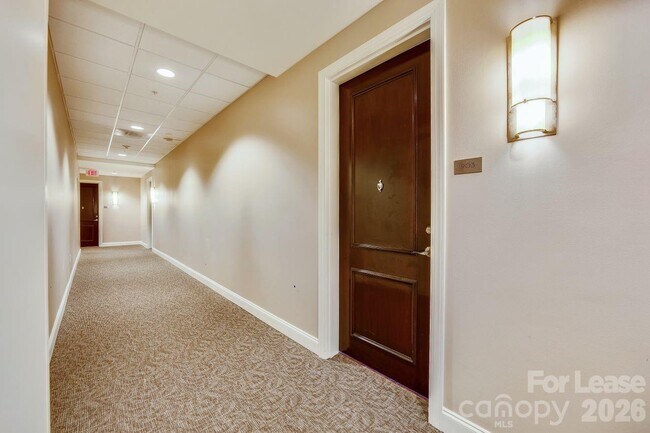 Foto del edificio - 230 S Tryon St