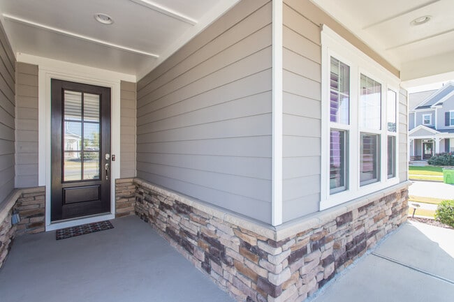 Building Photo - 2900 Mavisbank Cir