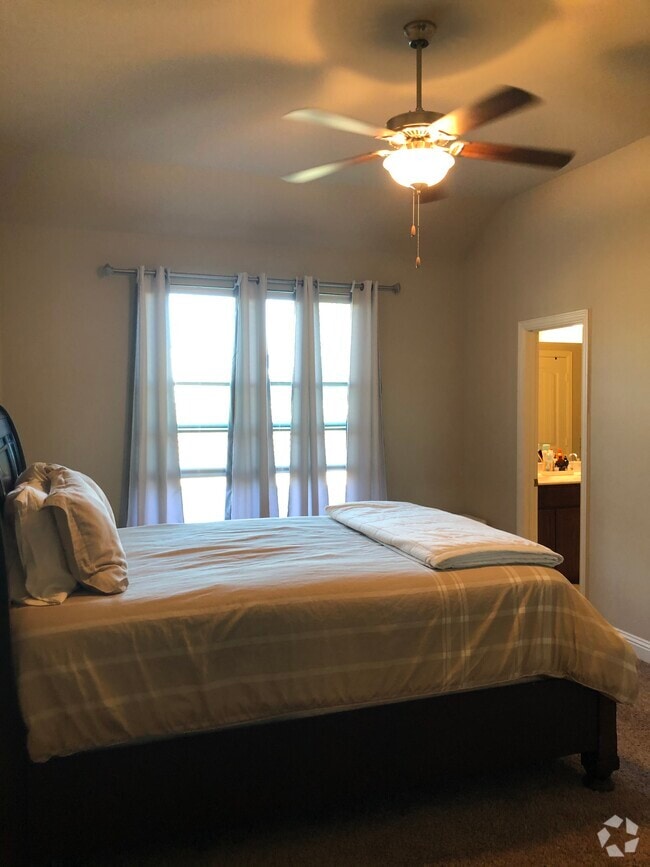 Building Photo - 1328 E Surfside Dr.