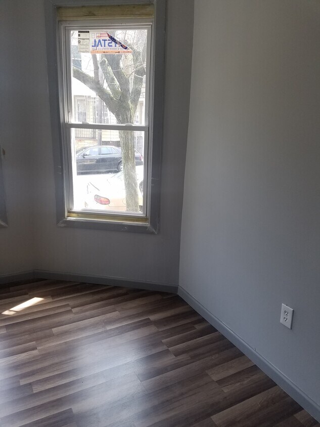 bedroom - 383 S 18th St