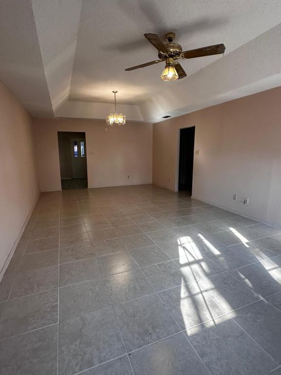 Building Photo - 2704 Ashley Ct