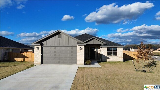 Building Photo - 3404 Chieti Rd
