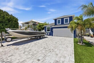 Building Photo - 6104 Waterway Bay Dr