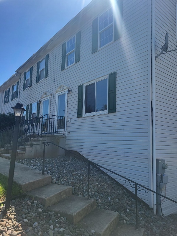 Building Photo - 25 Red Barberry Dr