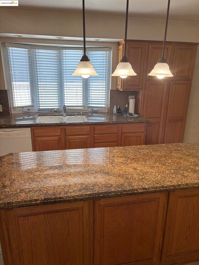 Foto principal - 1310 B St