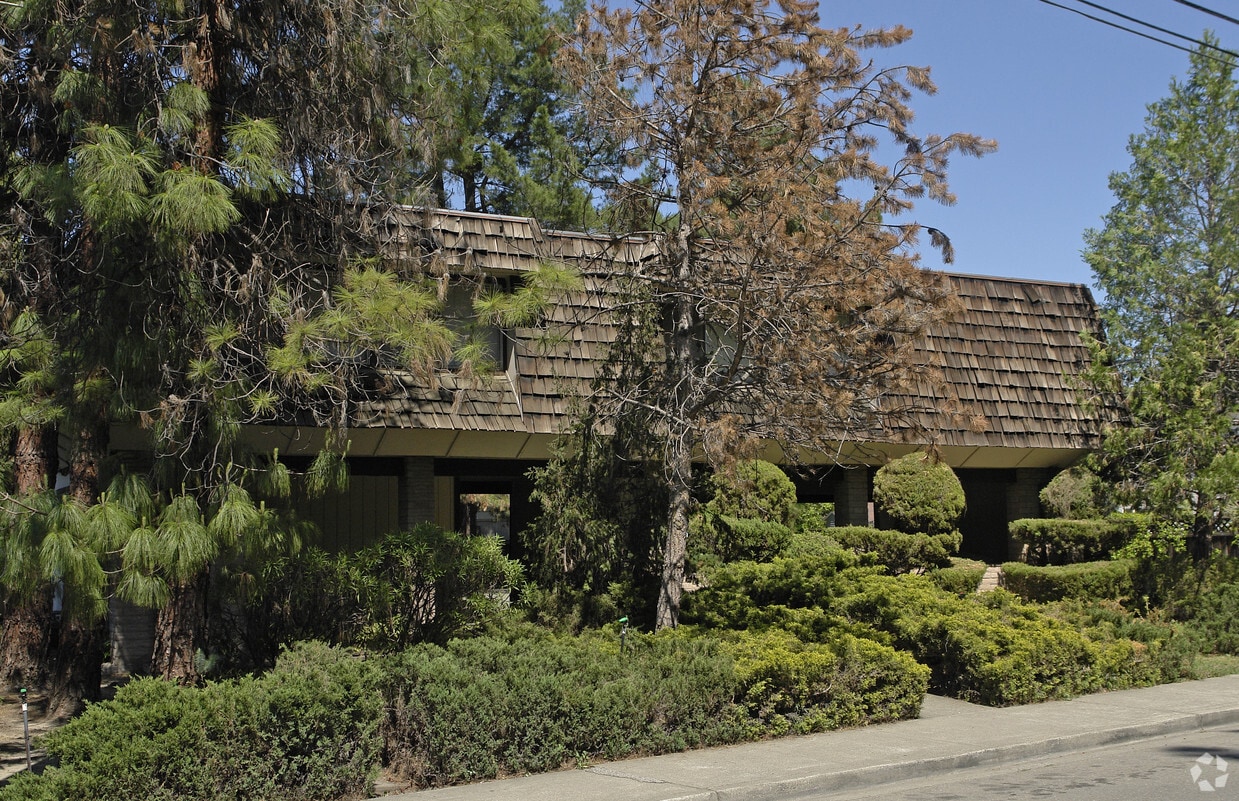 Building Photo - 1160 Walker Ave
