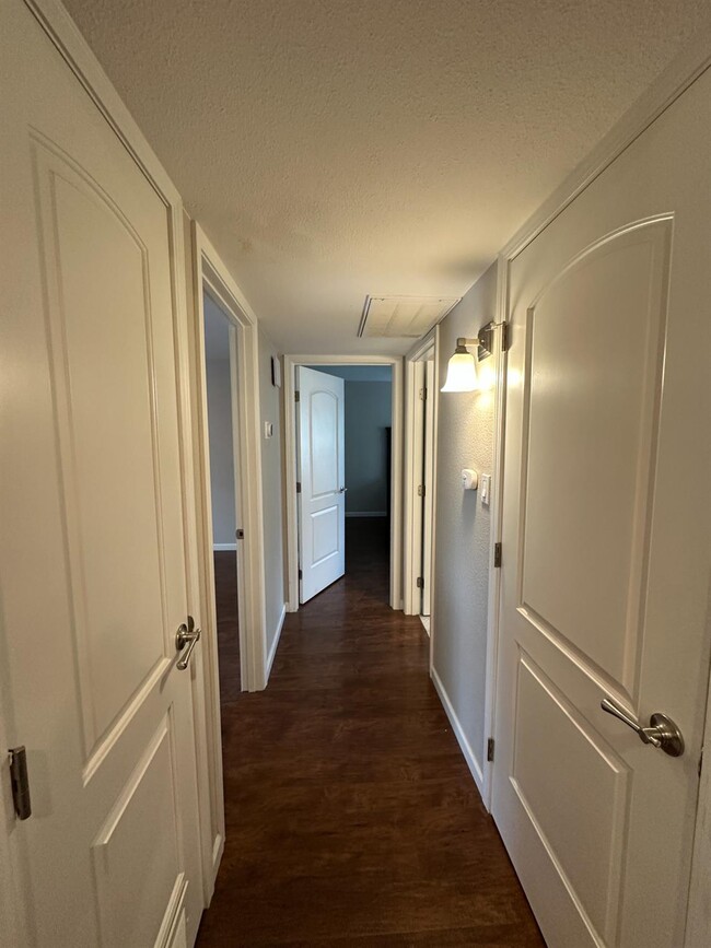 Foto del edificio - 5090 N Roosevelt Ave