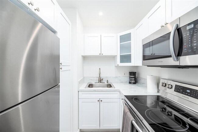 Foto del edificio - 805 NE 23rd Dr