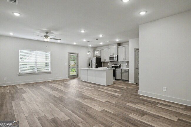 Foto del edificio - 4322 Fern River Bnd