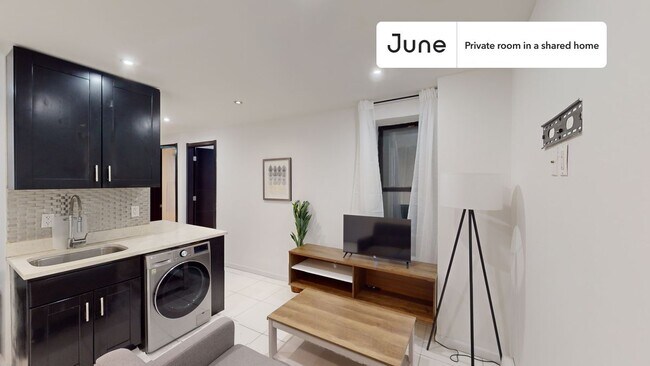 Foto del edificio - Room in Shared 6 bed/3 bath home in Upper West Side