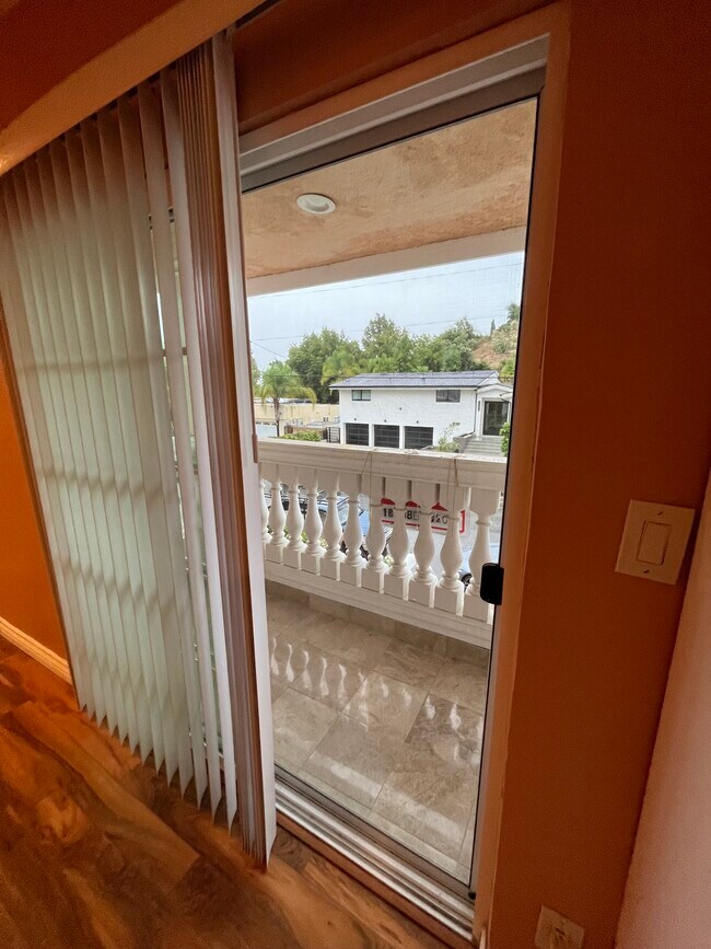 Foto del edificio - 20227 Lorenzana Dr