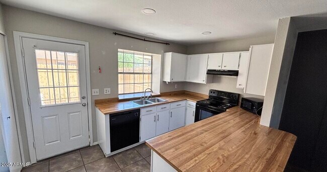 Foto del edificio - 4601 N 102nd Ave