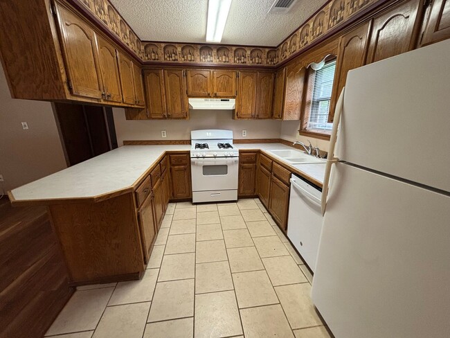 Building Photo - Charming 2-bedroom, 1-bathroom house in Russellville