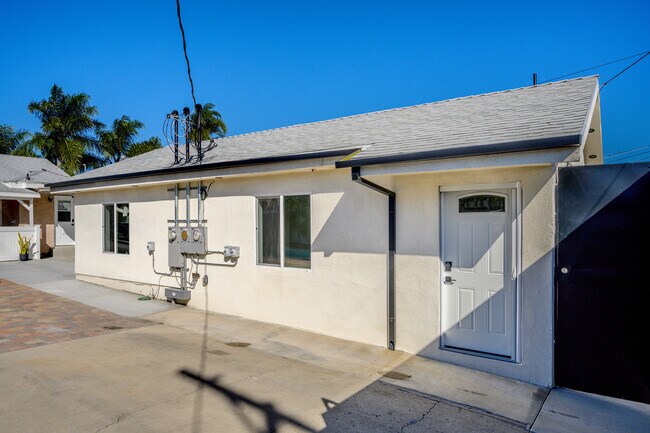 Foto del edificio - 14302 Van Nuys Blvd