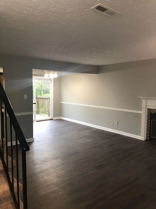 Building Photo - 9201 Shady Bend Ln