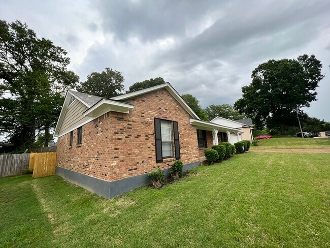 Foto del edificio - 5236 Bruton Ave - Available Now!