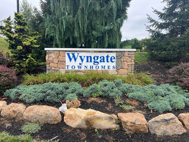Foto del edificio - Carriage Style Townhome Now Available in W...