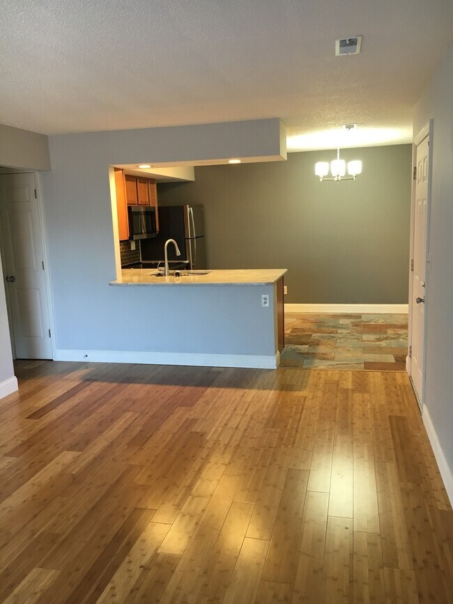 Foto del edificio - Summergate Parkway Condominiums